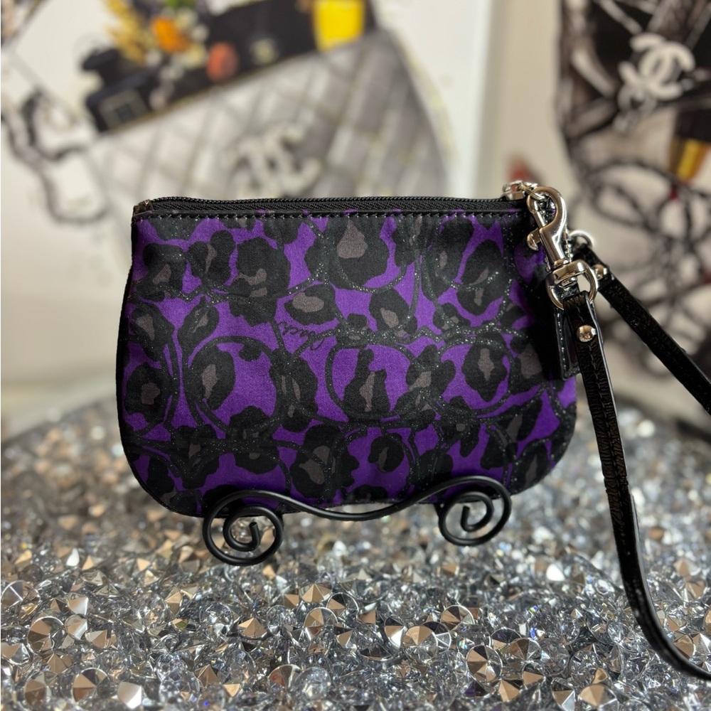 Coach Poppy purple ocelot leopard pattern wristlet EUC - Picture 7 of 10